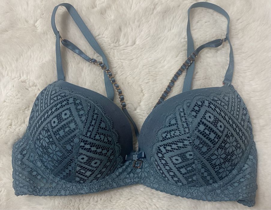 Жіноча нижня білизна