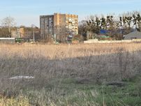 Військбуд неподалік АТБ