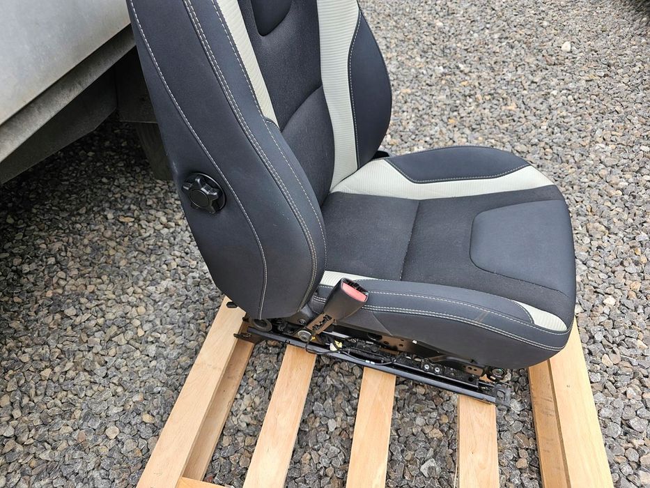 Fotel lewy przód volvo V60 S60 2010--2013 Rdesign