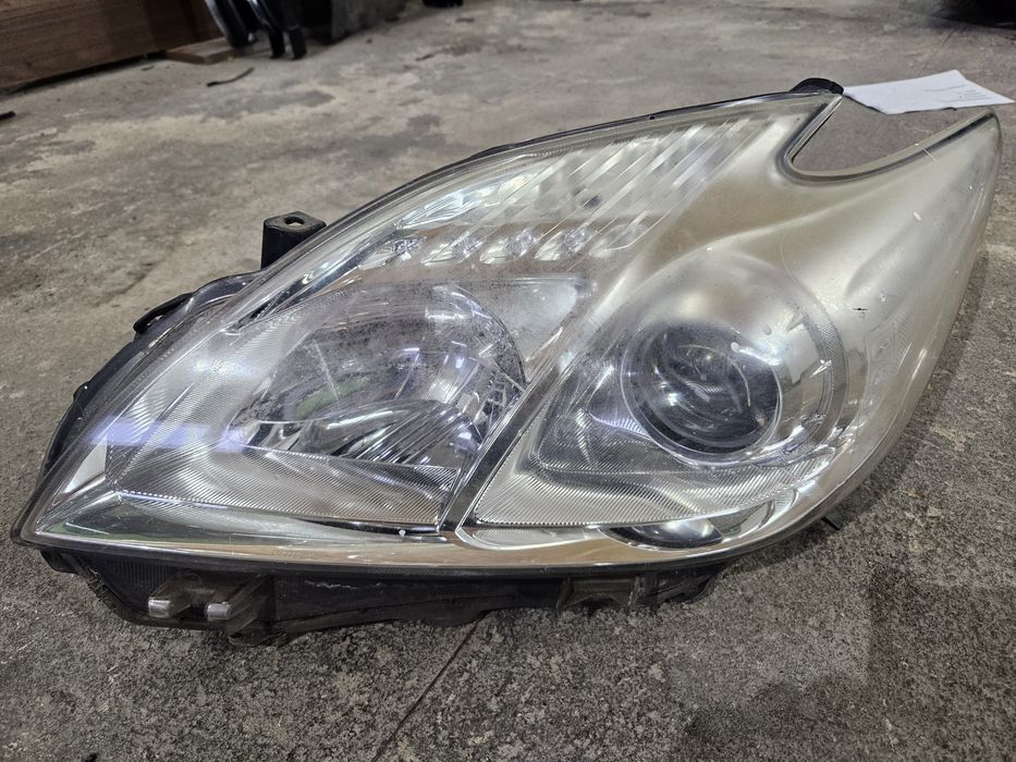 Lampa lewa strona TOYOTA PRIUS III Europa