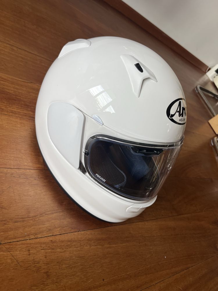 Arai Profile-V Kask