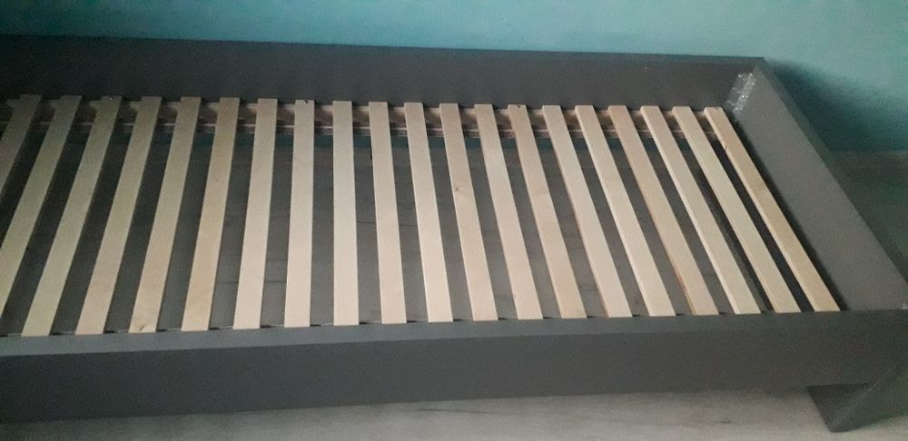 Sprzedam łóżko z materacem