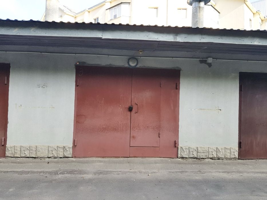 Продається гараж на Дружбі