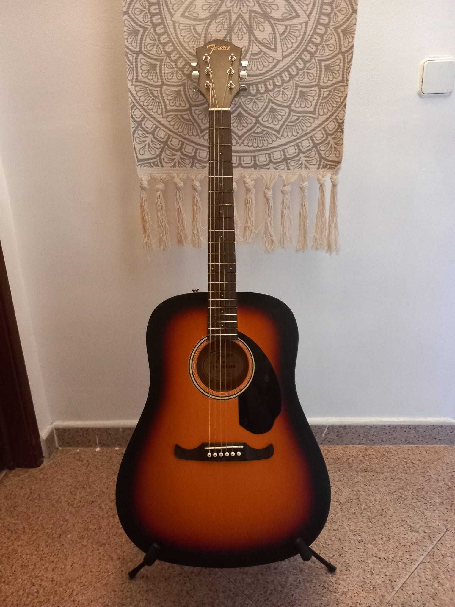 Guitarra Fender Em muito bom estado!