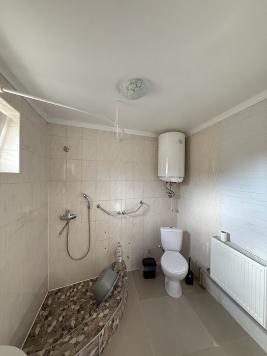 Будинок в оренду з ремонтом та меблями