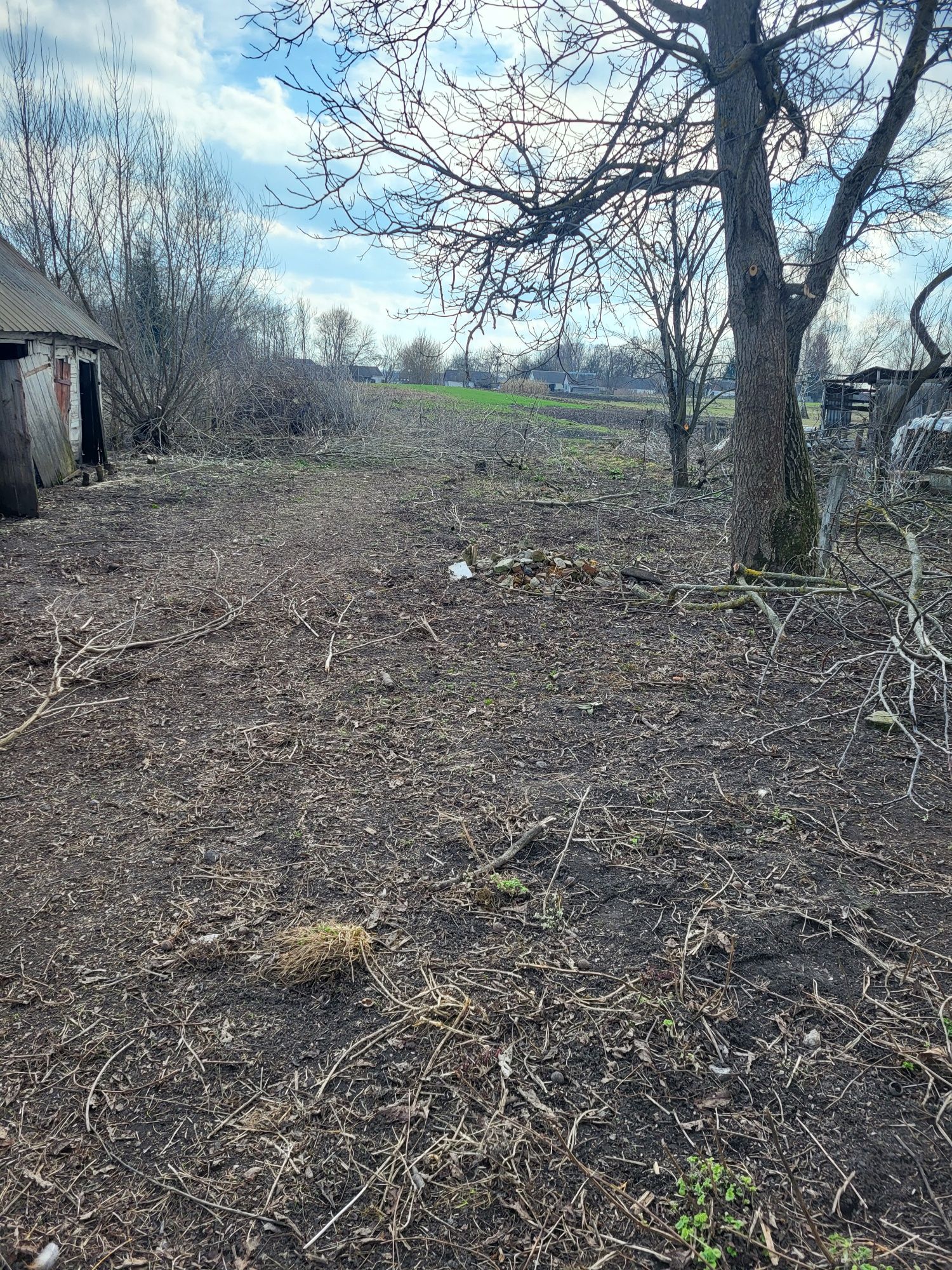 Продам ДУУЖЕ  дешево,будинок на землі,с.Врублівка(55км від Житомира