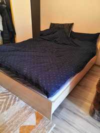 Dwuosobowе  łóżko z materacem. Wymiary 2*1,6 metra.