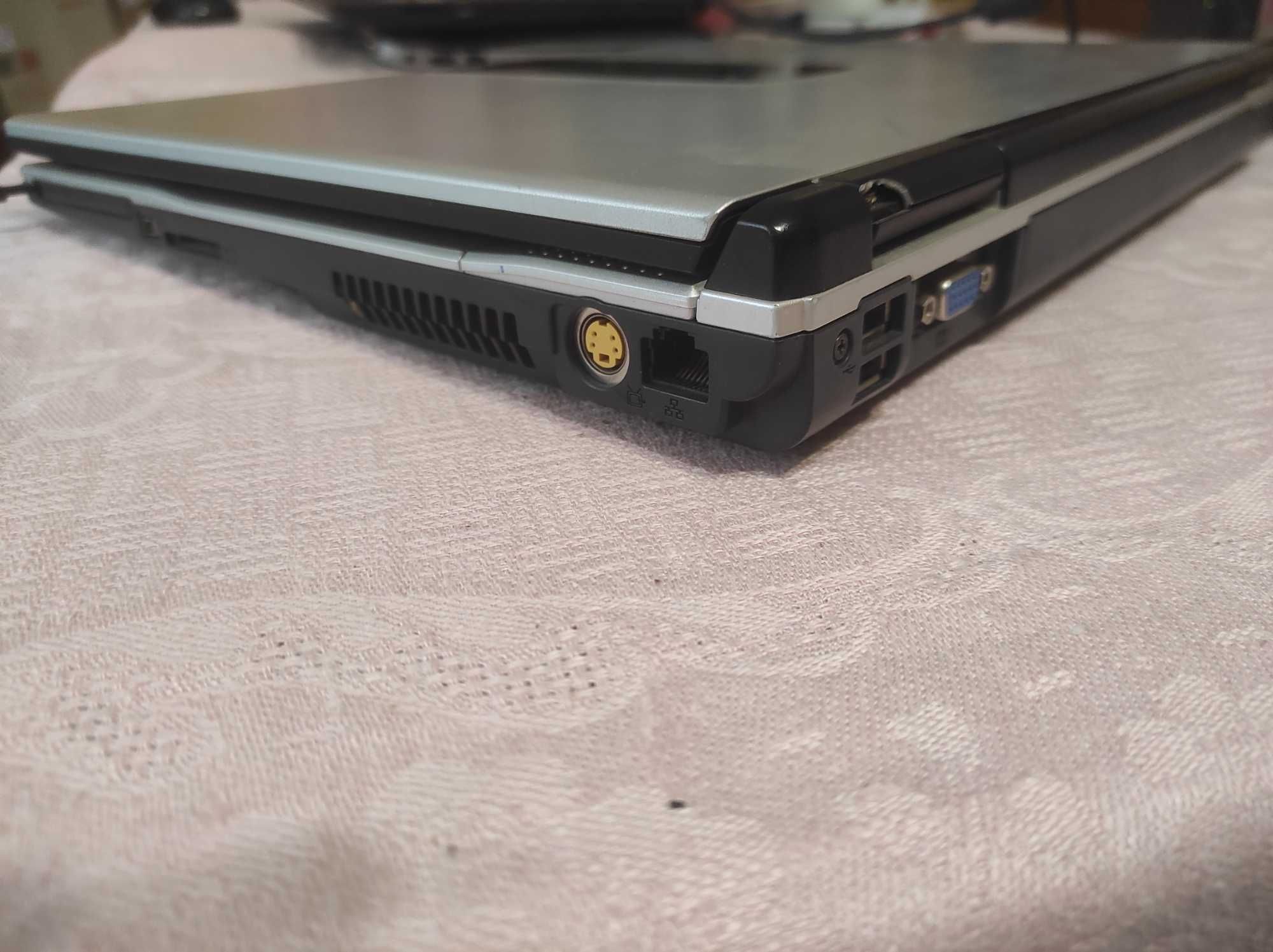Ноутбук Fujitsu AMILO L1310G. Сумка та мишка.