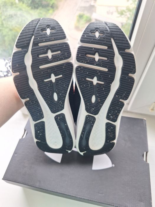 Кросівки  Under Armour  38 р