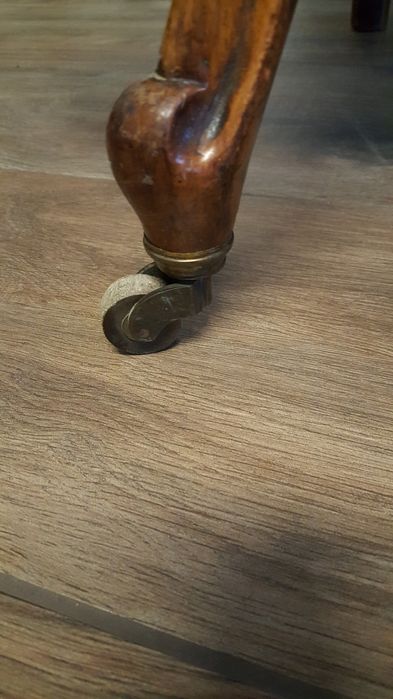 3 pojedyncze piekne krzesła po kapitalnej renowacji tapicerskie