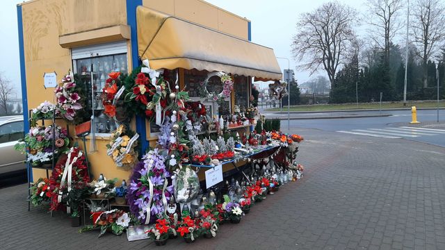 Kiosk przy cmentarzu w Koszalinie