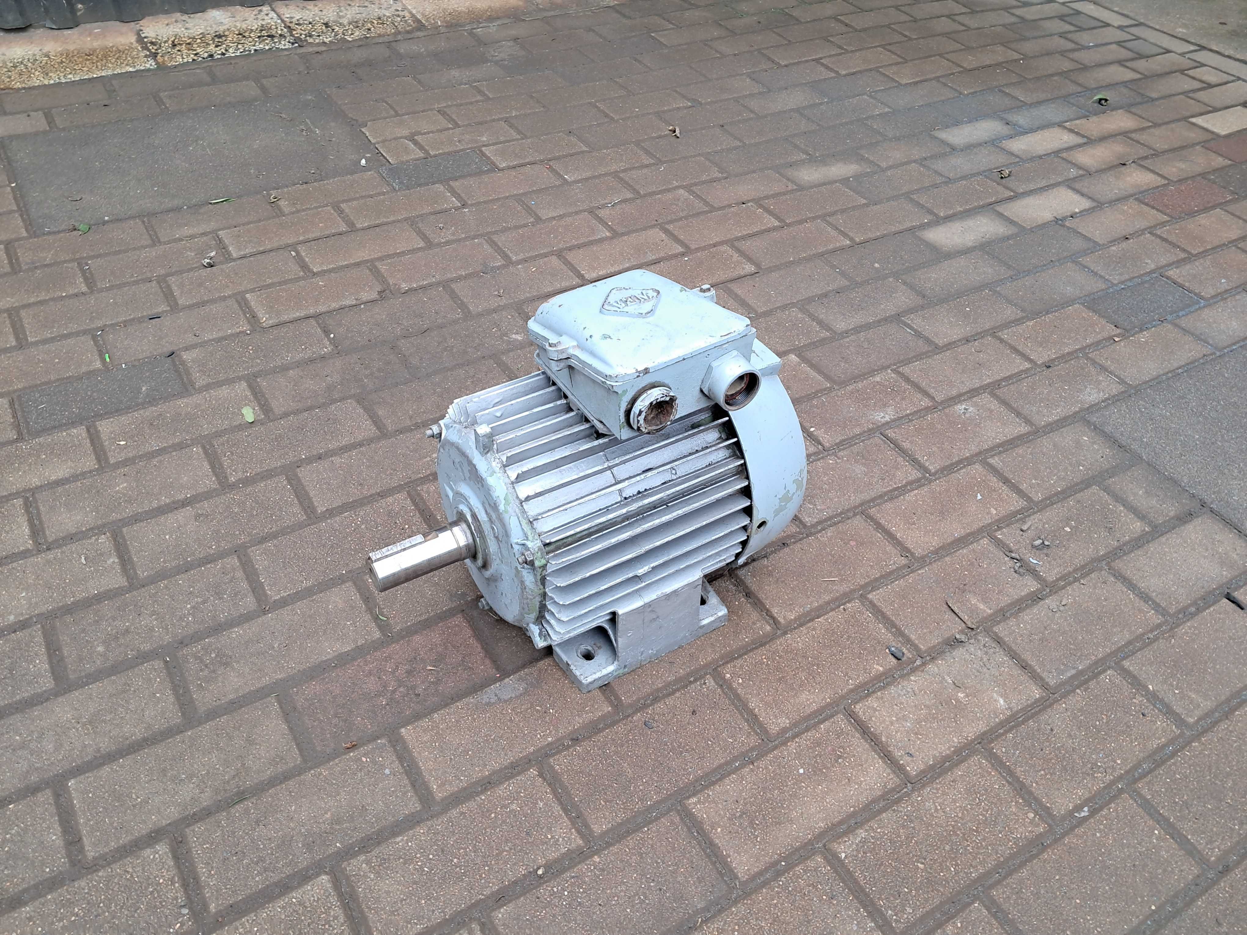Silnik elektryczny wysokoobrotowy 7.5kw 2895 obrotów. Wysyłka