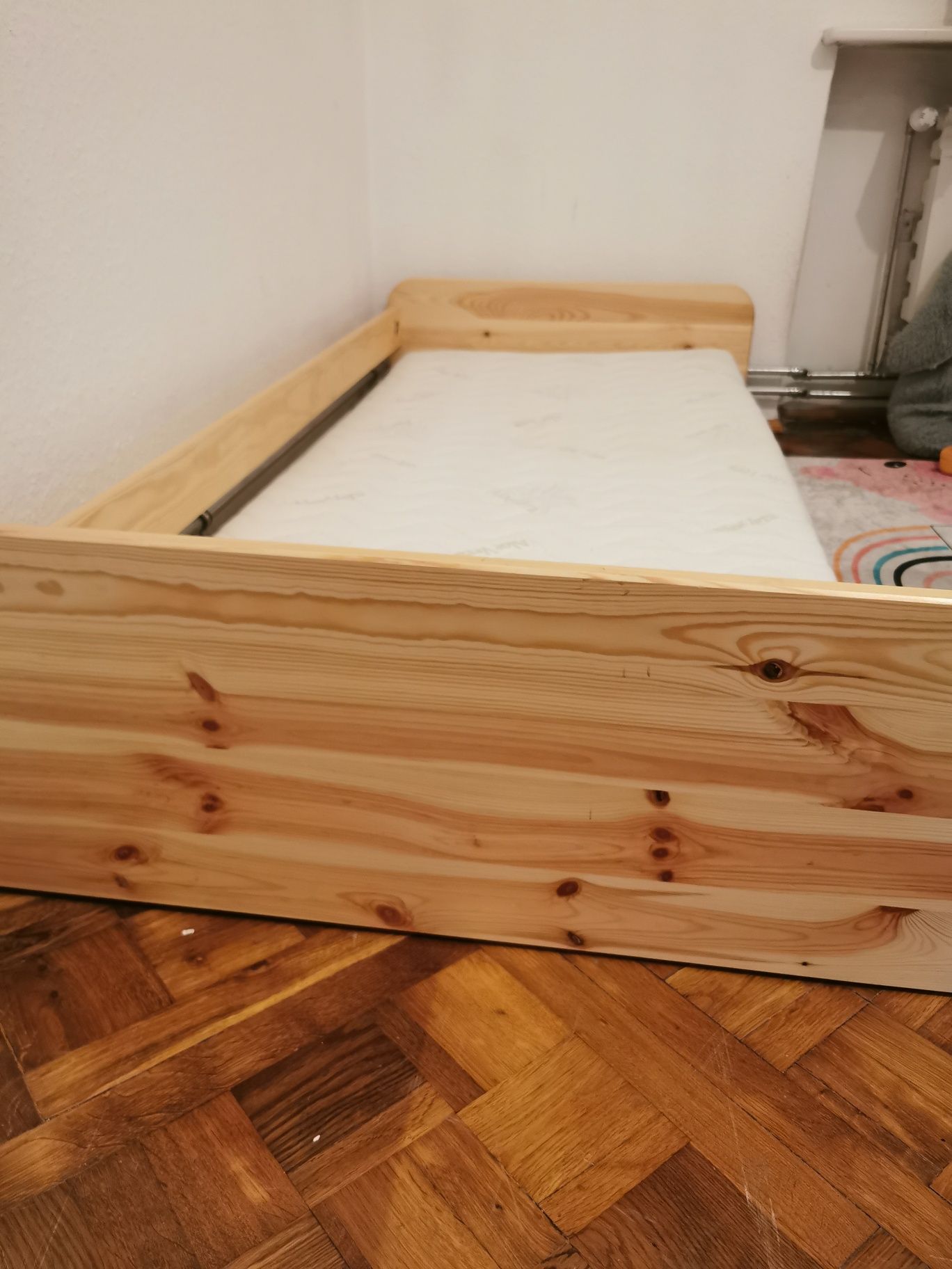Łóżko dziecięce drewniane sosnowe niskie z materacem 180x80 japońskie
