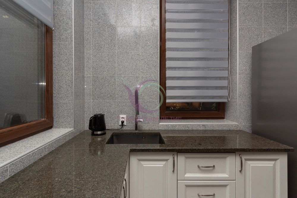 Здається в оренду будинок на 3 поверхи по вул. Достоєвського