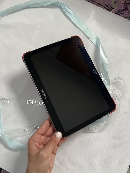 Планшет Samsung Galaxy Tab 3