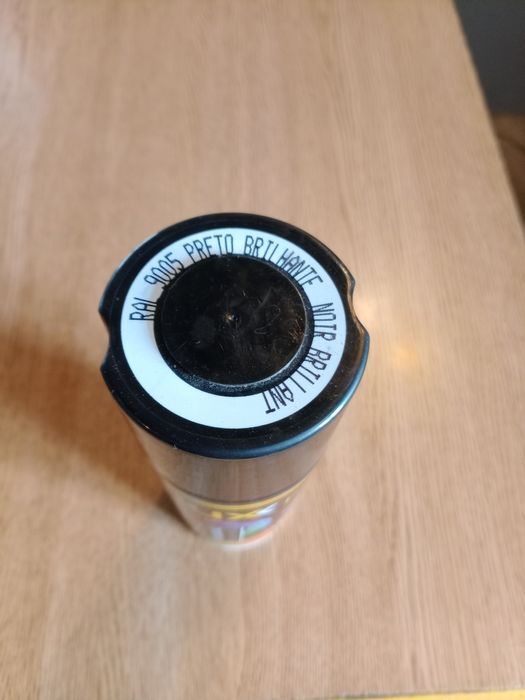 Tinta preto brilhante