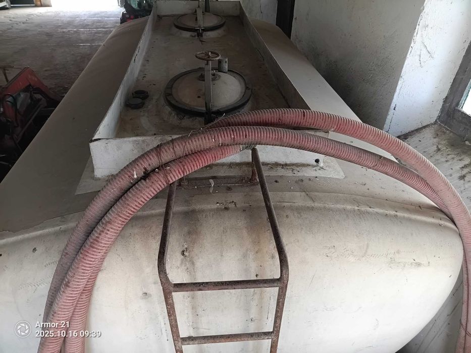 Cisterna fibra de vidro uso alimentar, com reboque
