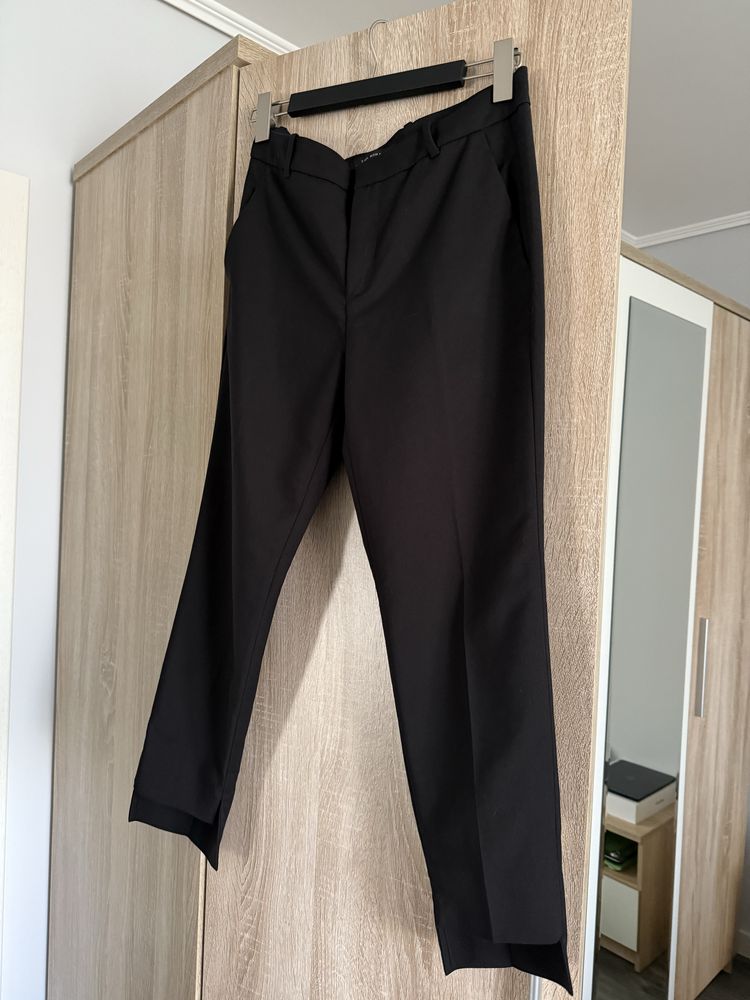 Чорні жіночі брюки Zara