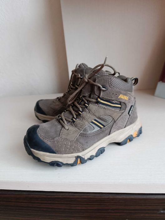 Ботаніки,Взуття  хлопчик 30 розмір