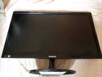 Монитор Samsung S24D300