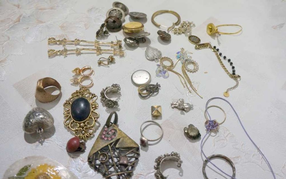 stara różna biżuteria