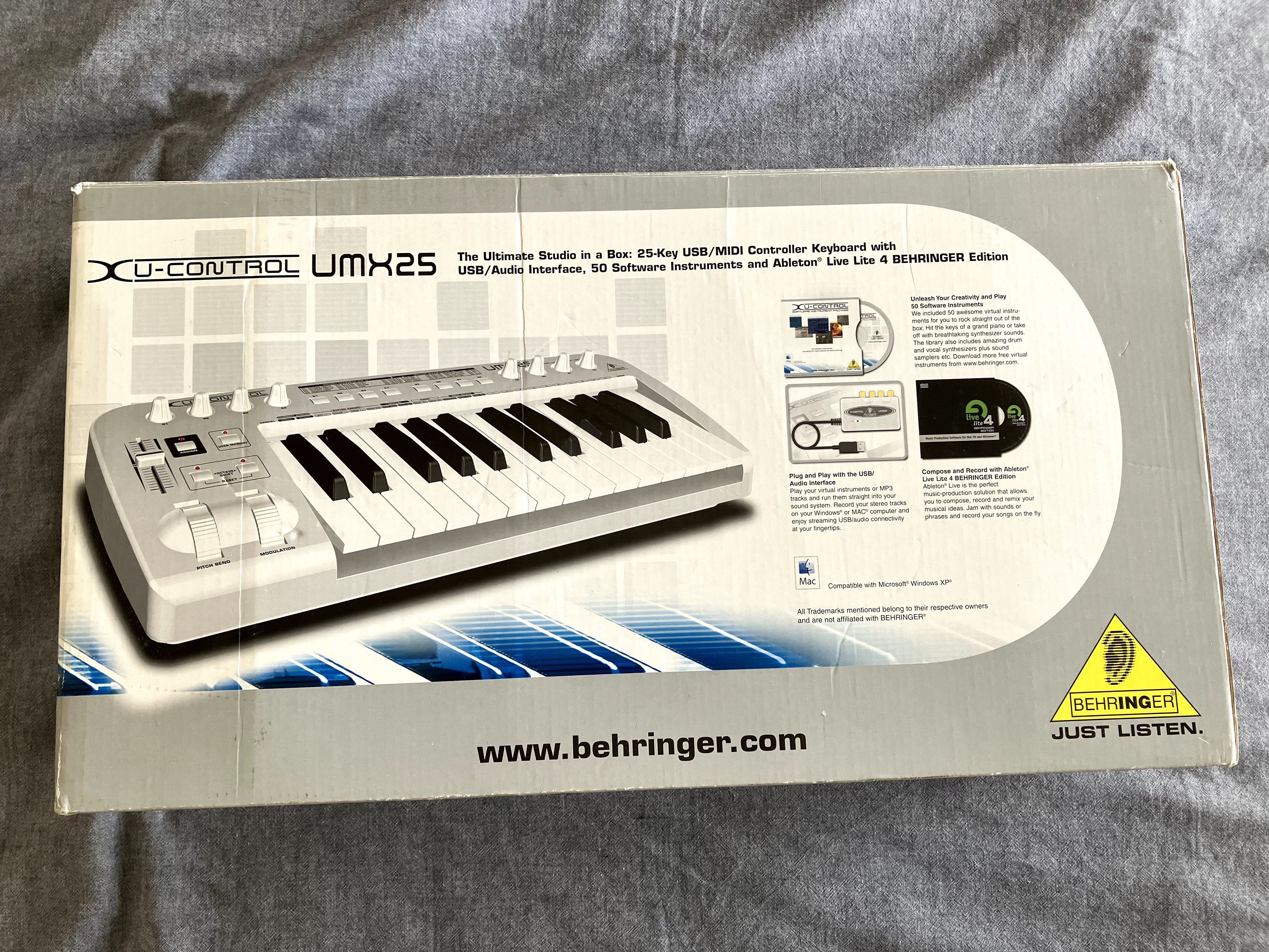 Teclado MIDI Behringer UMX25