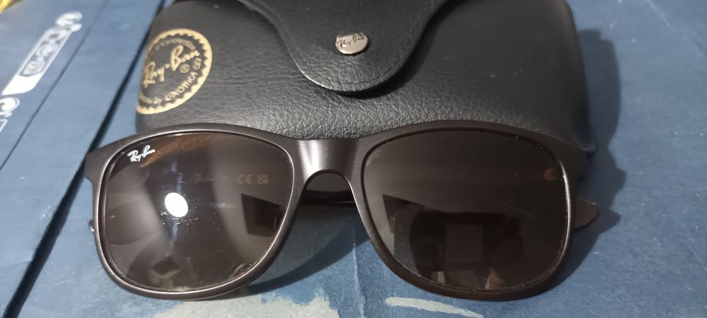 Oculos Ray Ban RB4202.607313 Andy