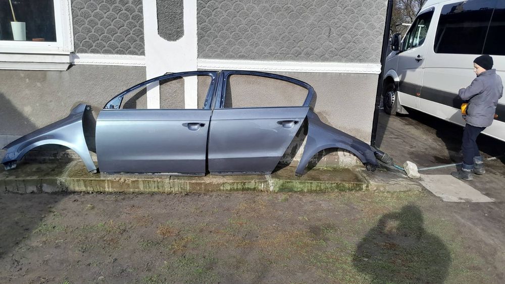 Двері лівої сторони пасат в7 європа