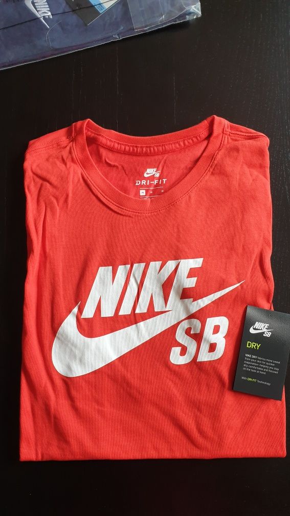 Koszulki Nike różne wzory T-shirt