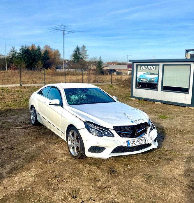 Mercedes-Benz Klasa E 2.0 Benzyna 184 KM Automat Full Opcja Delikatnie Uszkodzony Pali Jeźdz