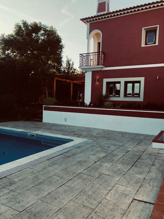 Pinturas sobre orçamentos e no metro