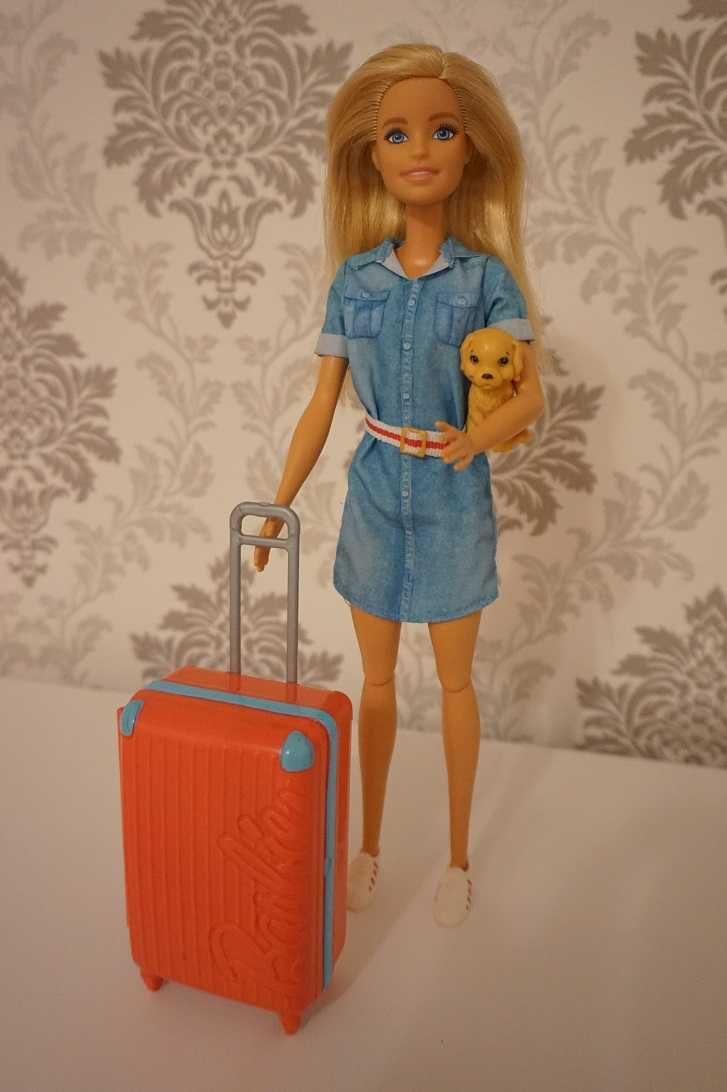 Lalka Barbie w podróży z akcesoriami jak nowa
