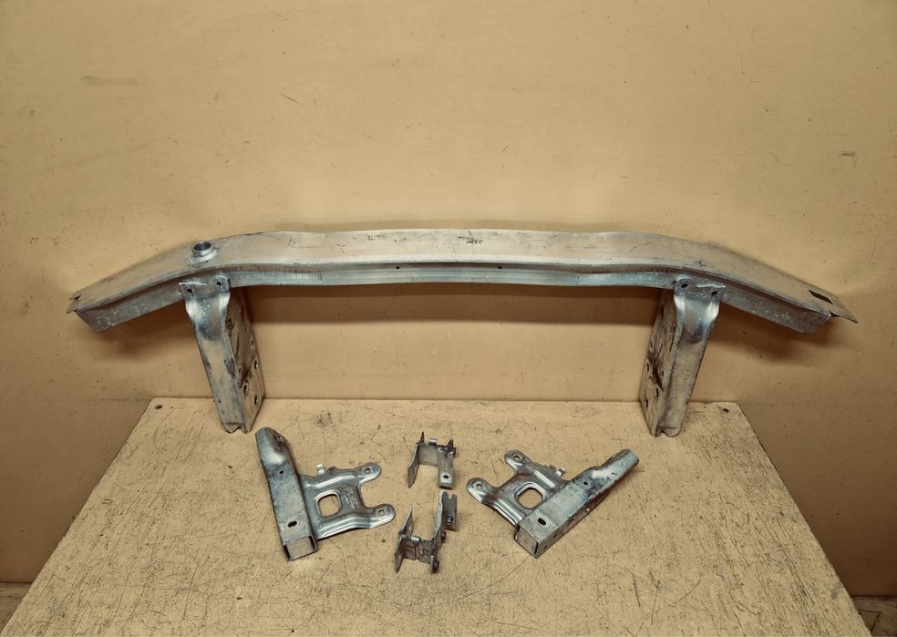 Усилитель бампера Бмв Ф10 Ф30 Ф11 дифузор Bmw f10 f30 f11 разборка