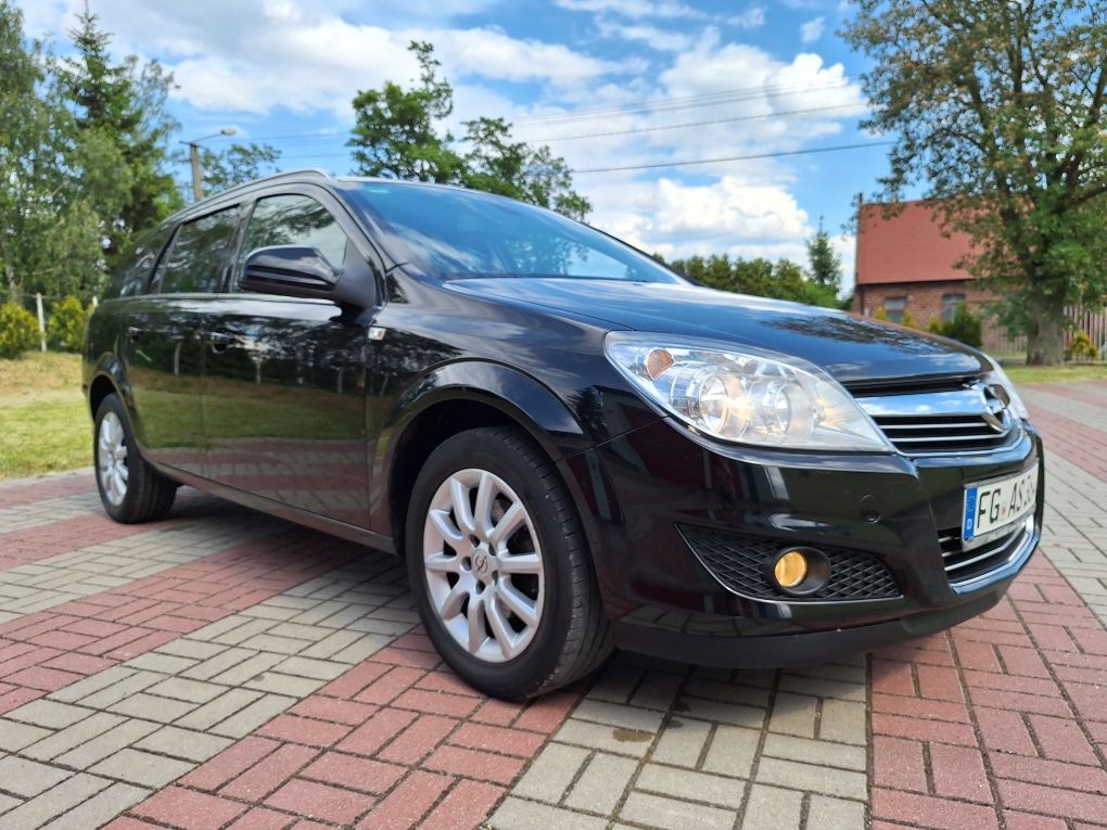 Opel Astra 1.6 benzyna 2010 rok Lift.