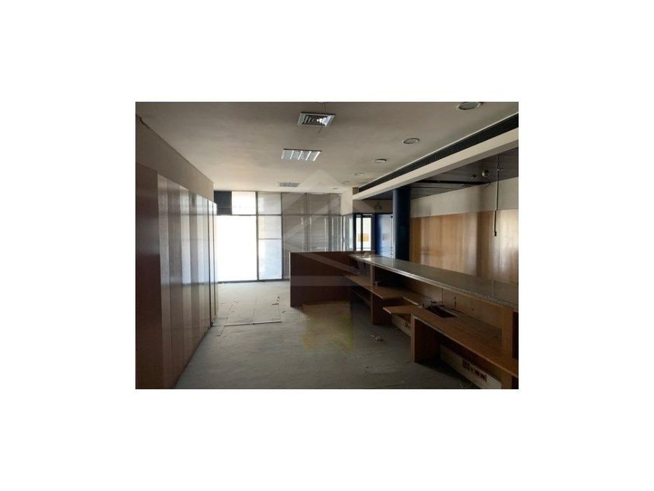 Loja em Santa Maria de Lamas