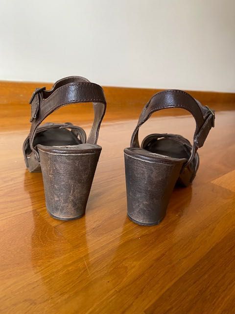 Sandálias Castanhas Stradivarius