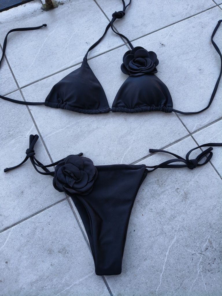 Nowe bikini z kwiatem stringi trójkąty M