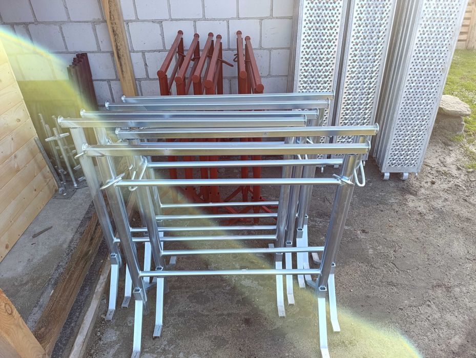 Stojaki. Kozły budowlane.