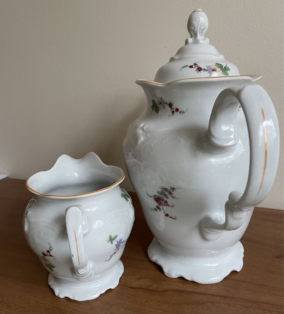 PRL - Wałbrzych - dzbanek / mlecznik / porcelana