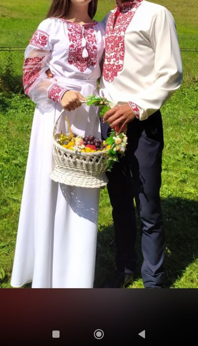 Вишита сукня жіноча