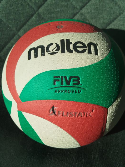 PIŁKA SIATKA MOLTEN V5M5000 do siatkówki.