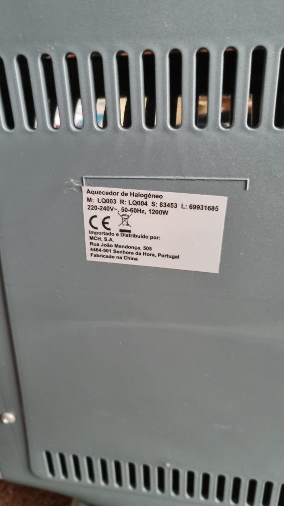 Aquecedor halogéneo novo.