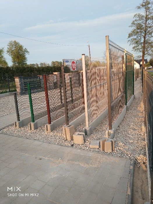 Panele Ogrodzeniowe 3D fi4 h=1230mm/2500 51 drutów w panelu mb
