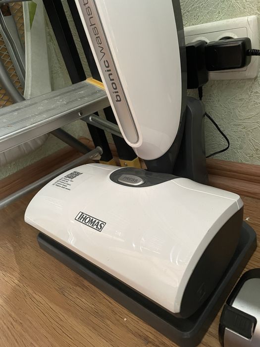 Миючий пилосос Thomas Bionic WashStick