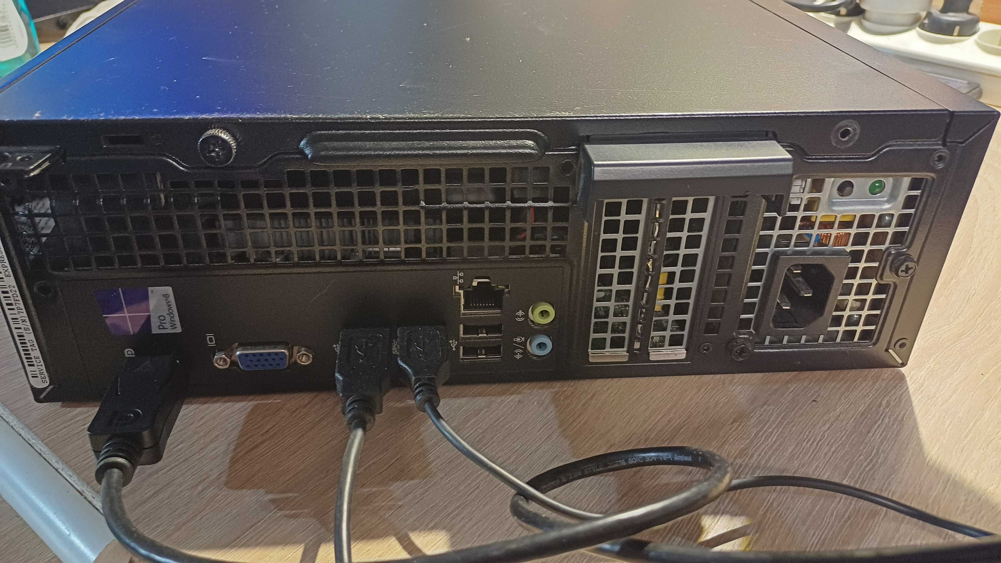 Komputer DELL i3 + monitor HP 22`