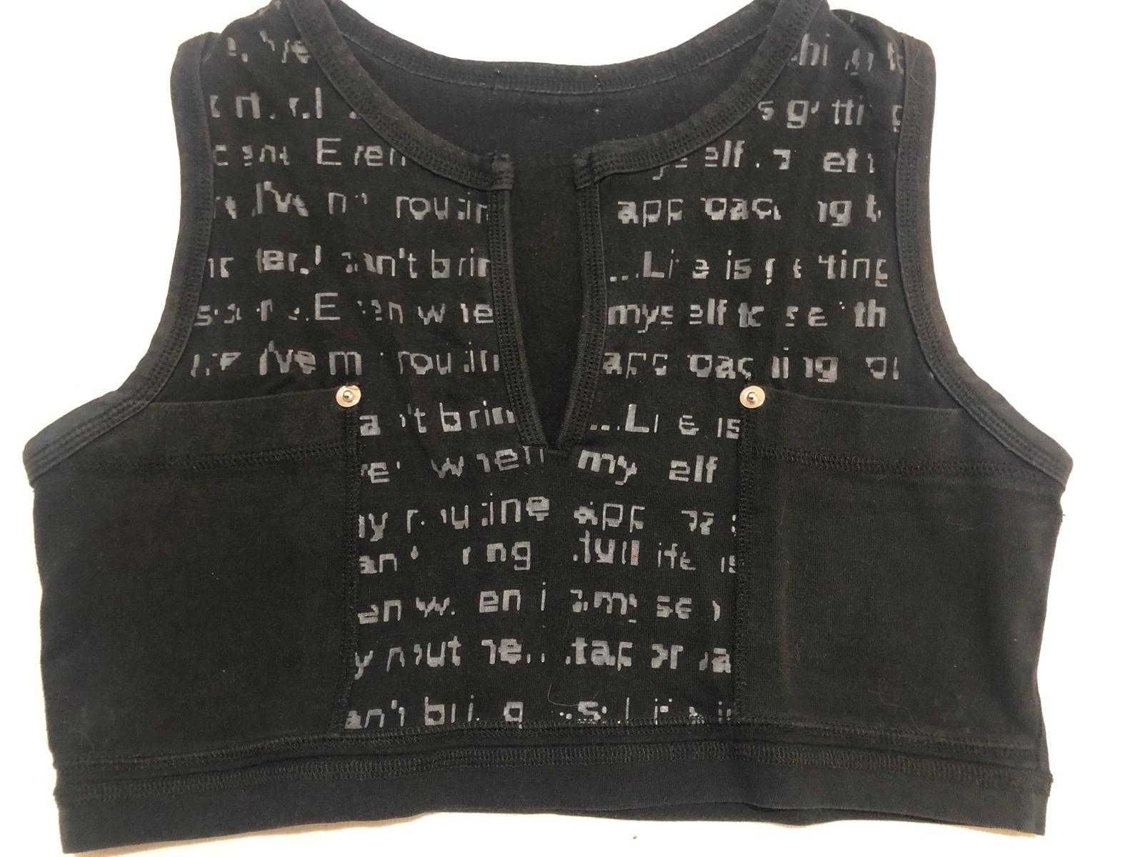 Camisola preta curta