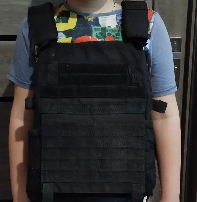 Плитоноска черная