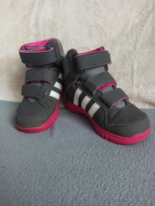 Buty firmy adidas 25