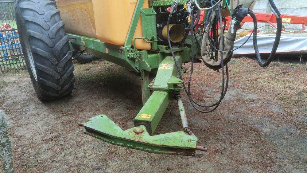 Opryskiwacz ciągany AMAZONE UG 3000 18m. szer.