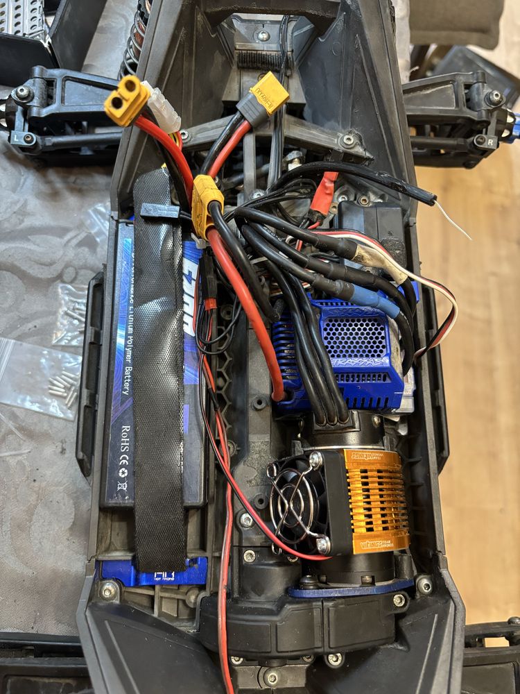Traxxas Maxx 1/10 wide complete 6s